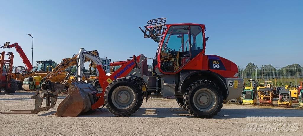 Komatsu WA 90 Hjullastare