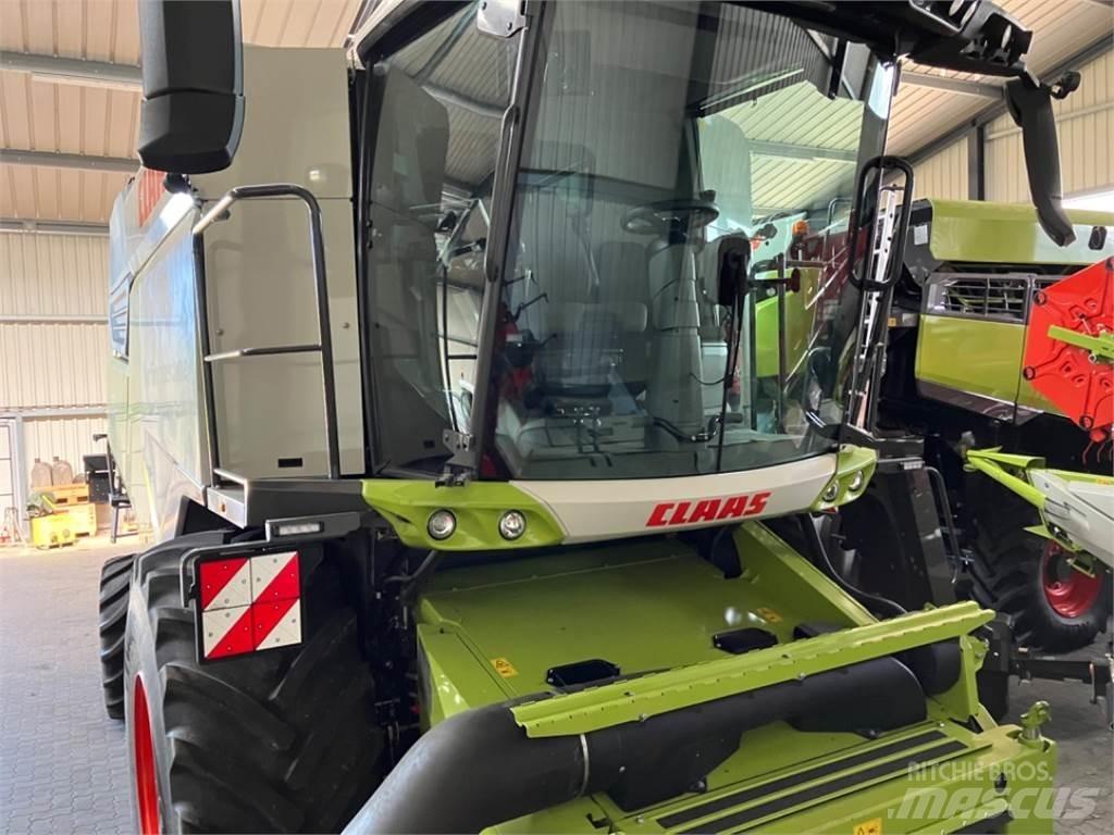 CLAAS TRION 730 Skördetröskor