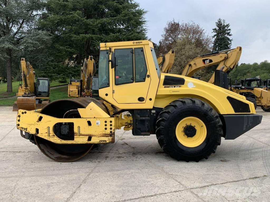 Bomag BW 213 D H-4 i Jordkompaktorer