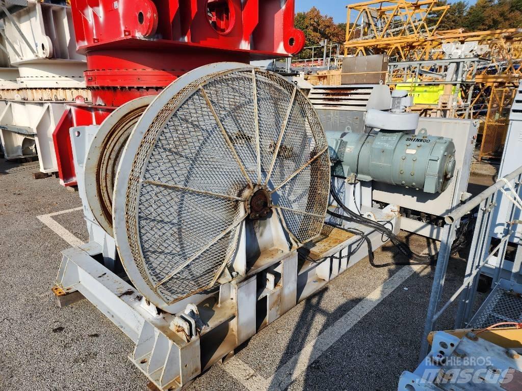 Potain MR 615 Byggkranar