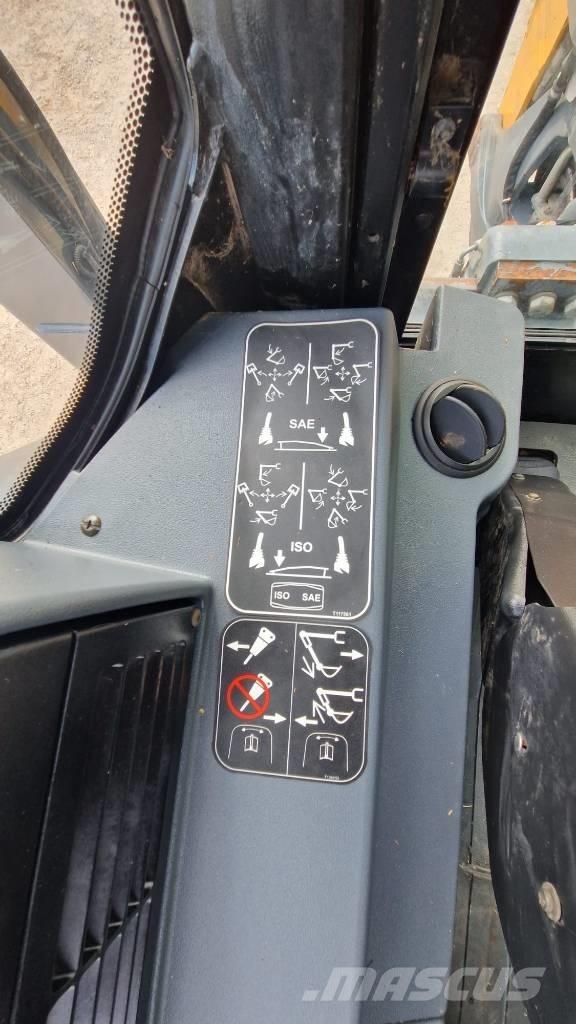 Terex TLB 890 Grävlastare