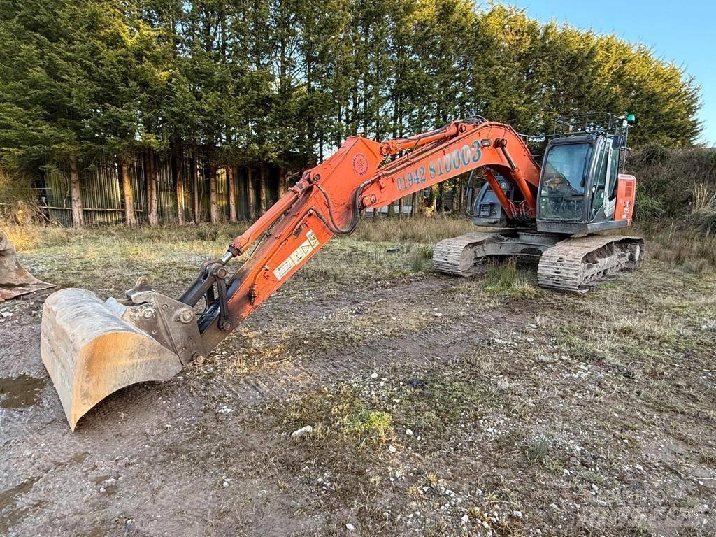 Hitachi ZX225USRLC-3 Bandgrävare