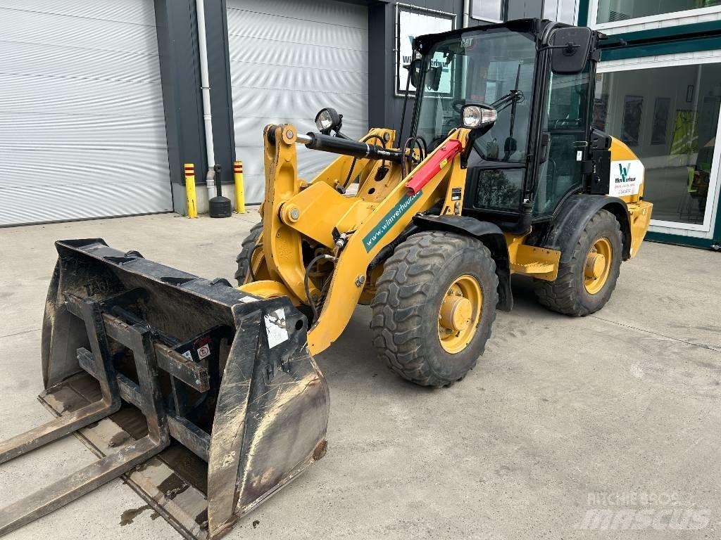 CAT 906 Kompaktlastare