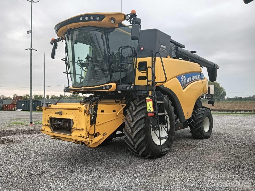 New Holland CR 7.90 Skördetröskor