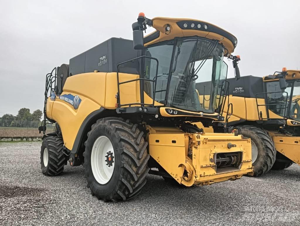 New Holland CR 7.90 Skördetröskor