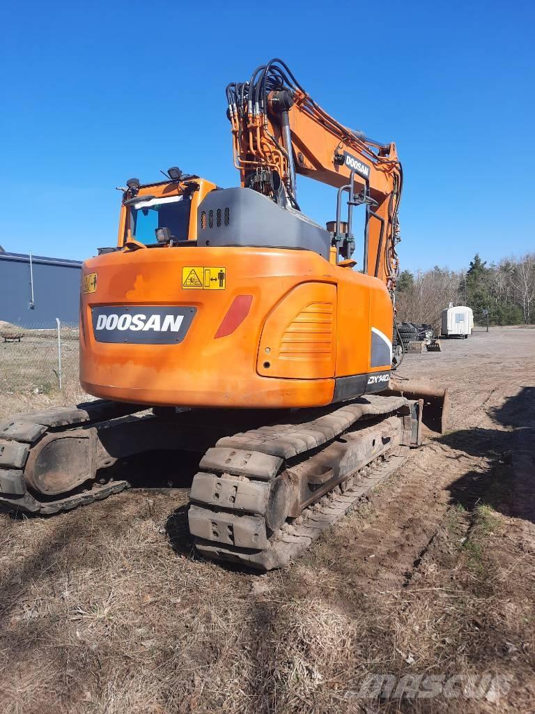 Doosan DX140LCR-5 Bandgrävare