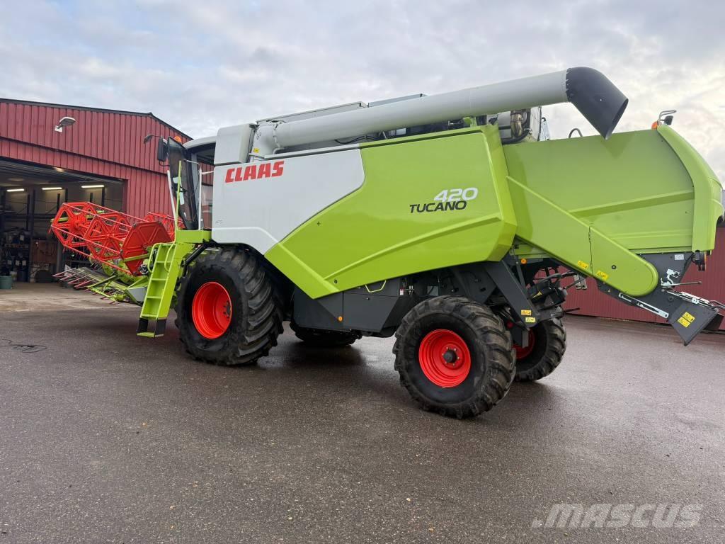 CLAAS Tucano 420 Skördetröskor