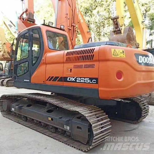 Doosan dx225 Bandgrävare
