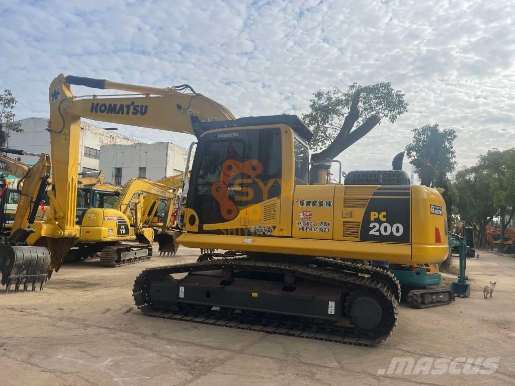 Komatsu PC 200-8 Bandgrävare