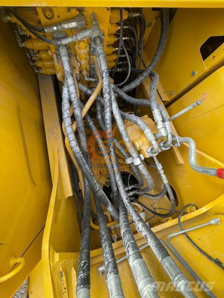 Komatsu PC 200-8 Bandgrävare