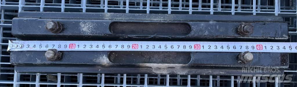  TXD 450A Band, kedjor och underreden