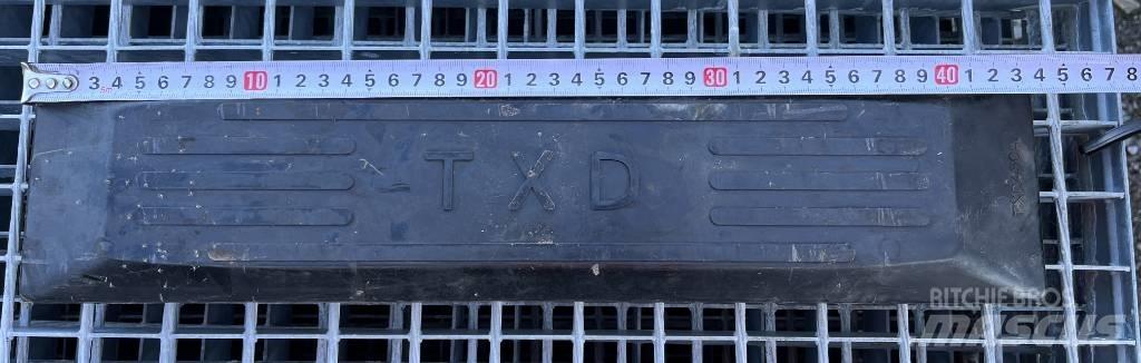  TXD 450A Band, kedjor och underreden