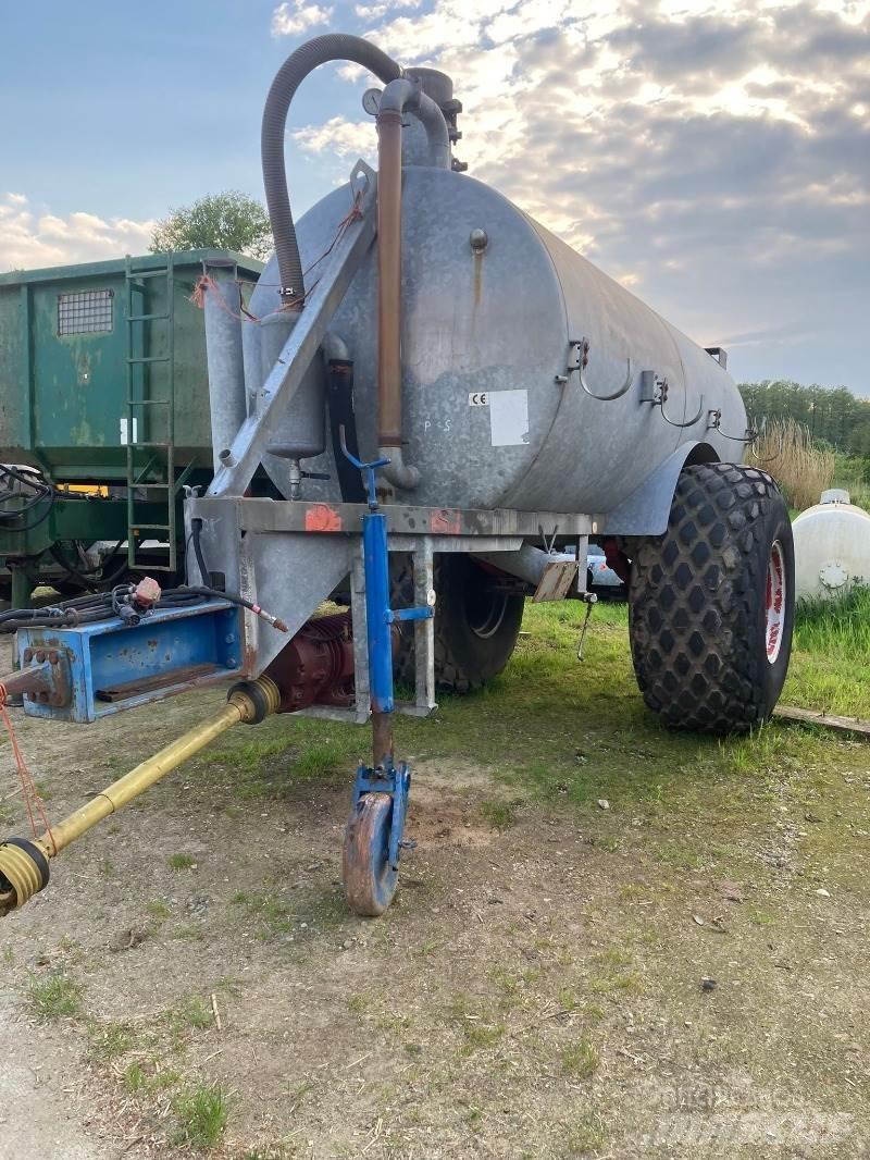 Kotte 8000 Liter Fast- och kletgödselspridare