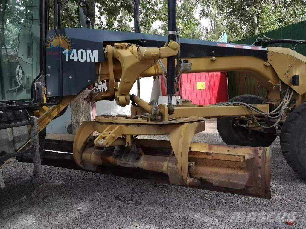 CAT 140 M Väghyvlar