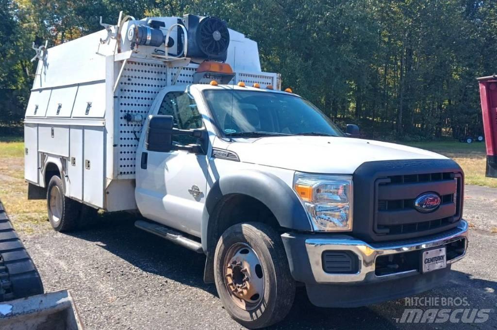 Ford F 550 XL SD Plogbilar