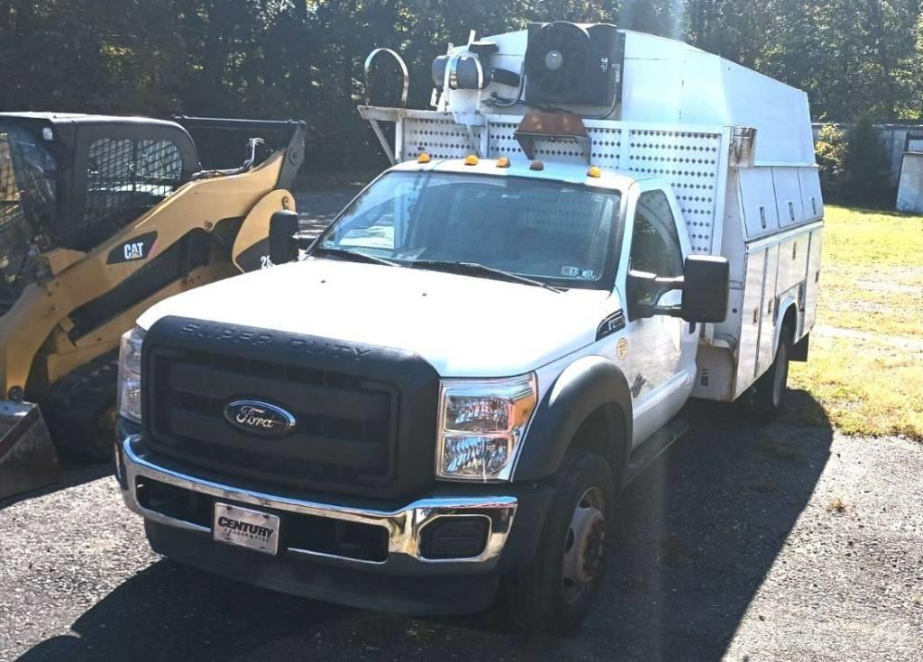 Ford F 550 XL SD Plogbilar
