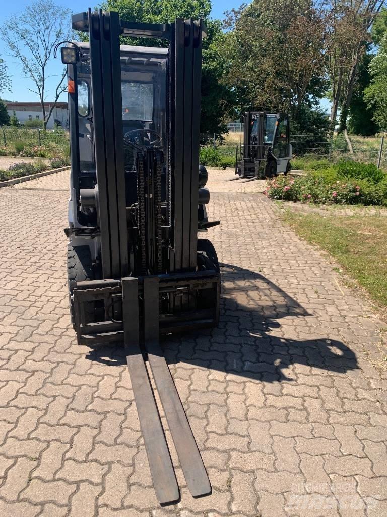 Nissan Y1D2A25Q Dieselmotviktstruckar