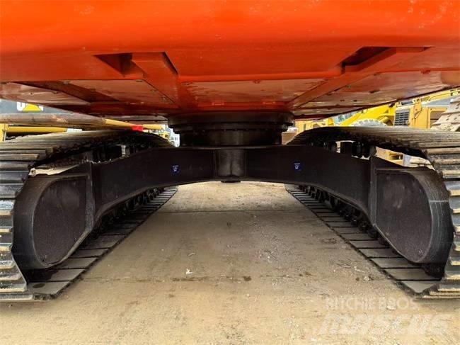 Doosan DX 225 LC Bandgrävare