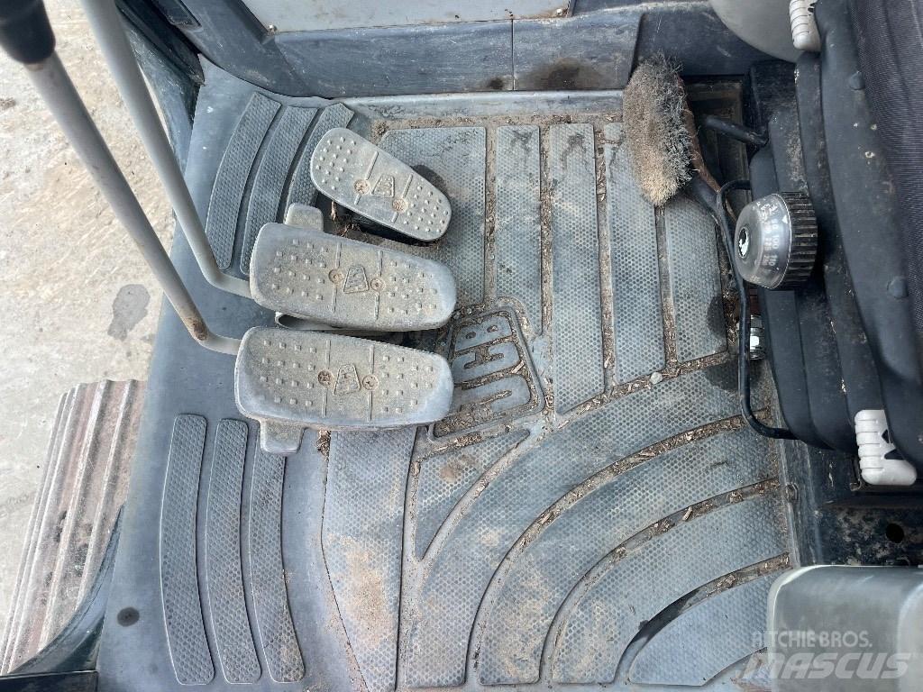 JCB JS 130 Bandgrävare