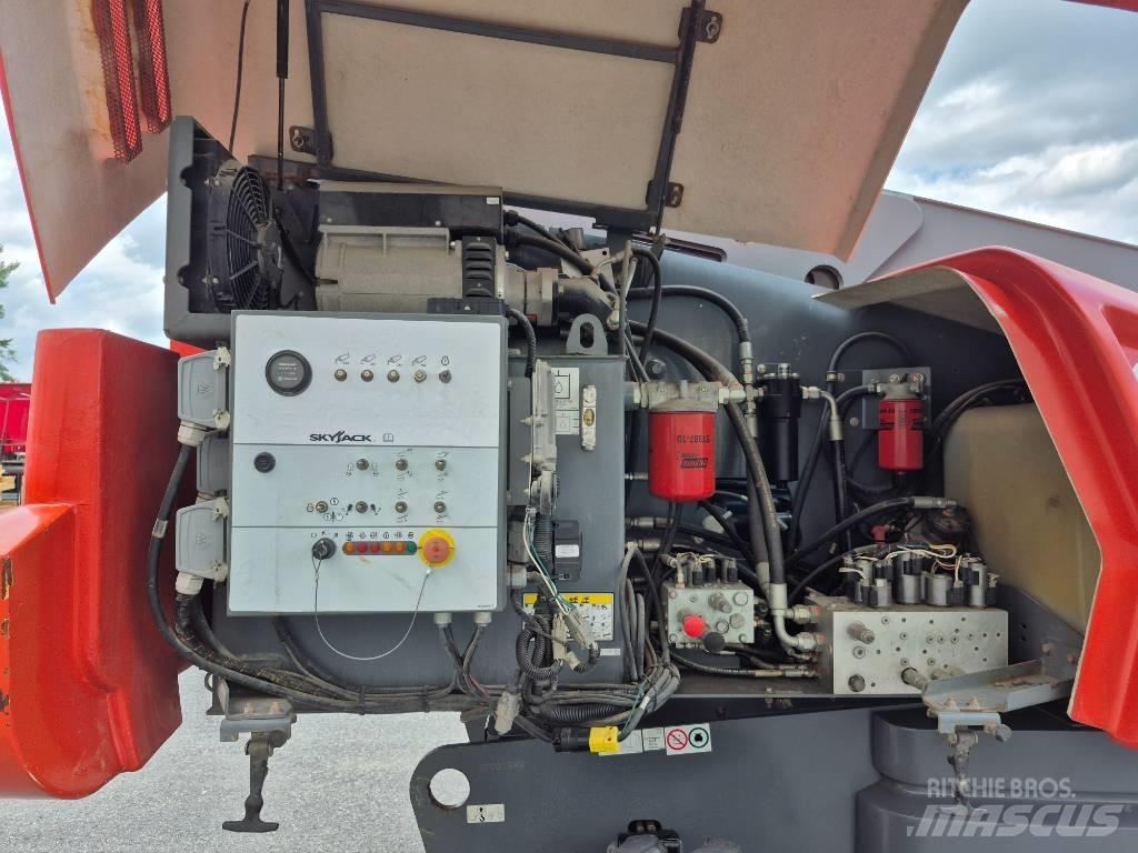 SkyJack SJ 66 T Bomliftar