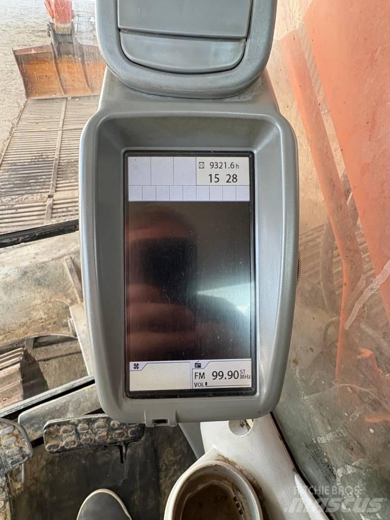 Hitachi ZX 225 Bandgrävare