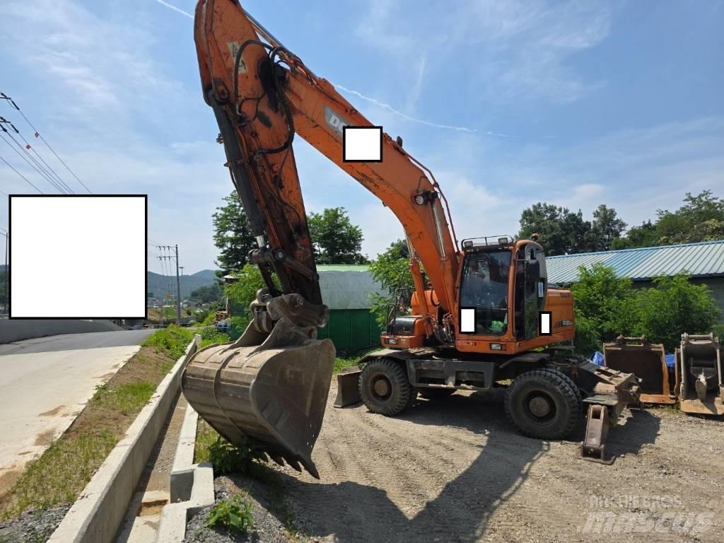 Doosan DX 210 W Hjulgrävare