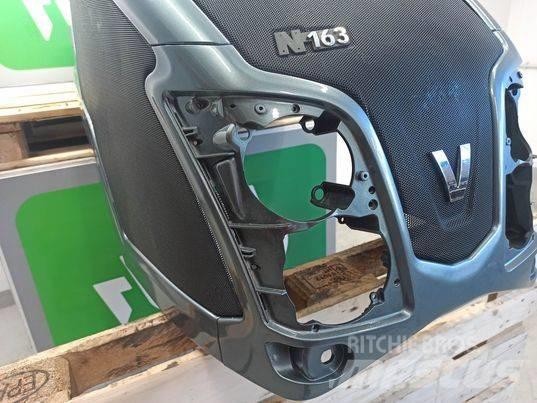 Valtra N 163 hood Hytter och interiör