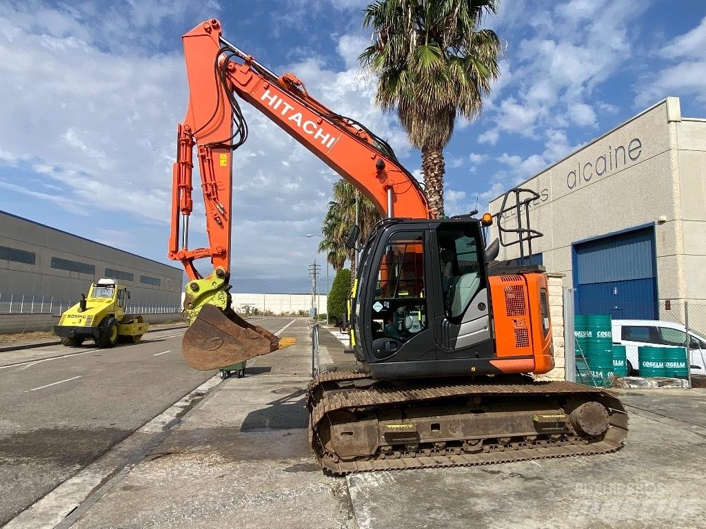 Hitachi ZX 135 US-6 Bandgrävare