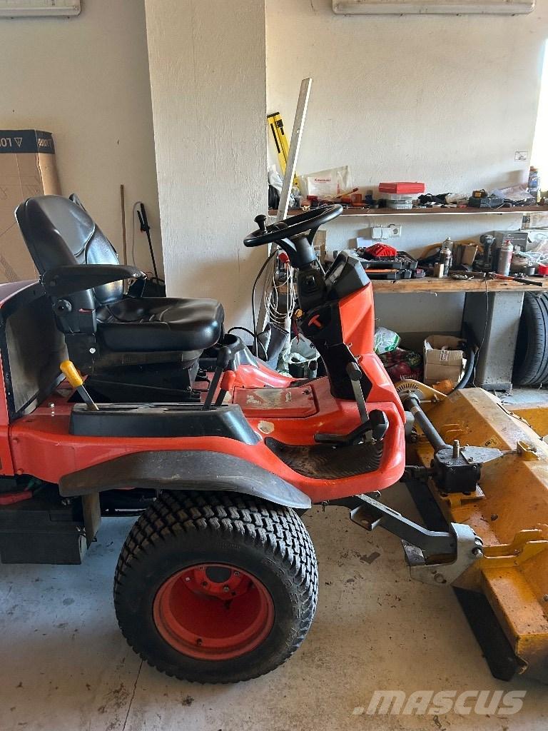 Kubota F 251 Monterade och påhängda gräsklippare
