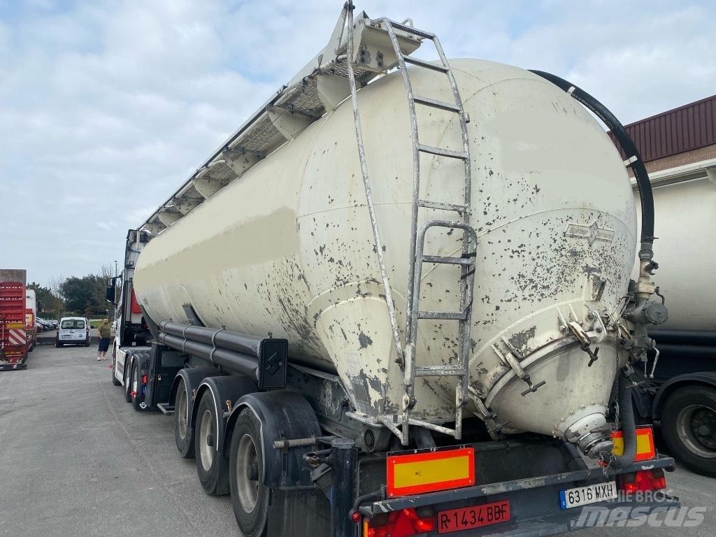 Spitzer SK2458CAL Tanktrailer