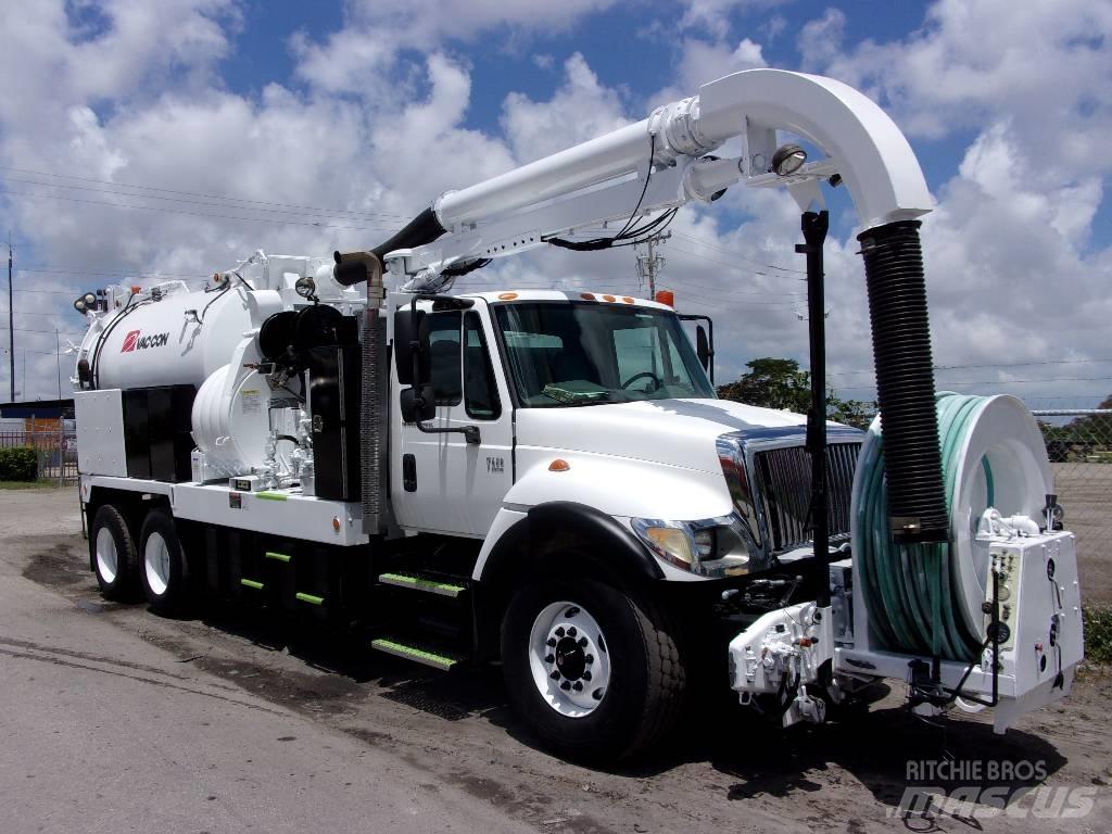 International 7400 Slamsugningsbil