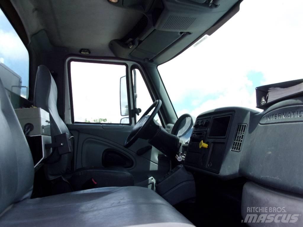 International 7400 Slamsugningsbil