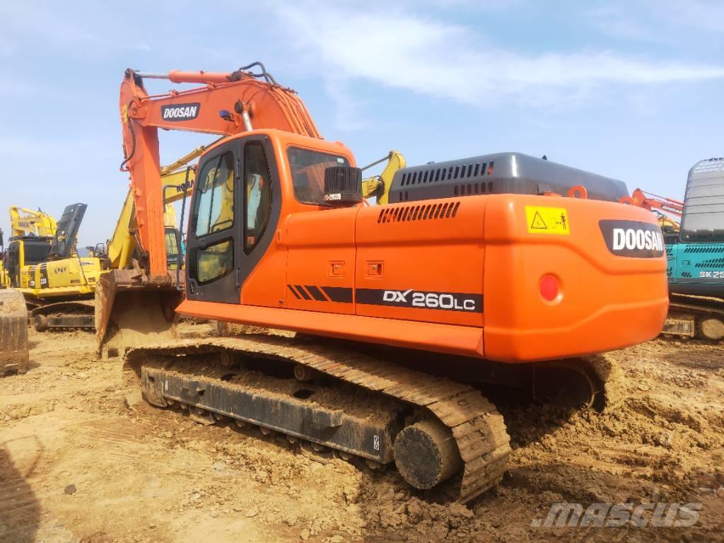 Doosan DX260LC Bandgrävare