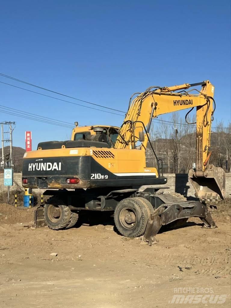 Hyundai R210W-9 Hjulgrävare