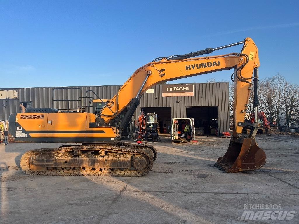 Hyundai HX 330 L Bandgrävare