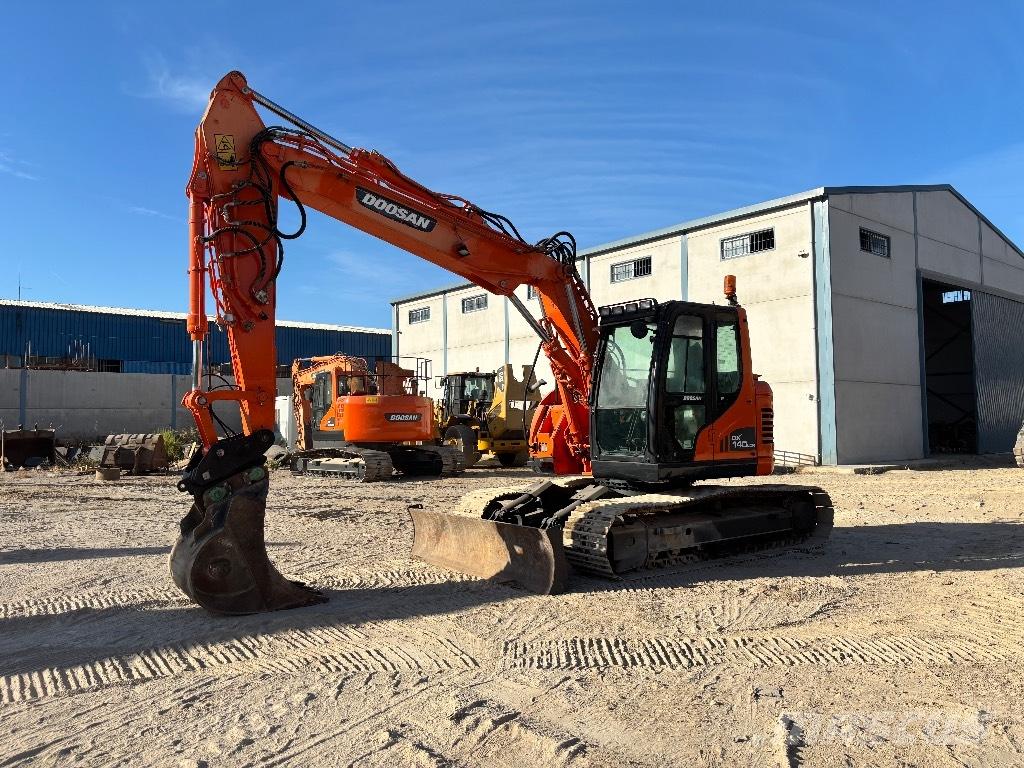 Doosan DX 140 LCR-3 Bandgrävare