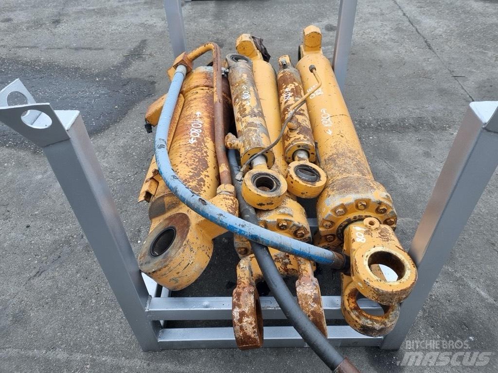 CASE 921 c siłowniki Hydraulik