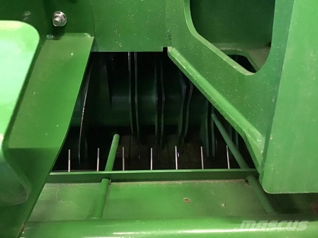 John Deere V461M Rundbalspressar