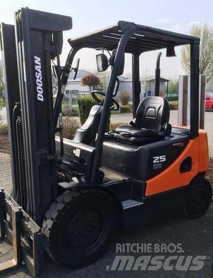 Doosan D25S-5 Dieselmotviktstruckar