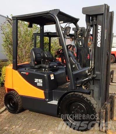 Doosan D25S-5 Dieselmotviktstruckar