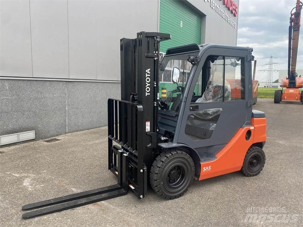 Toyota 52-8FDF25 Dieselmotviktstruckar