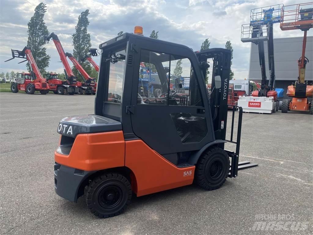 Toyota 52-8FDF25 Dieselmotviktstruckar