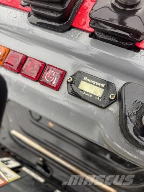 Takeuchi TB 210 R Minigrävare < 7t