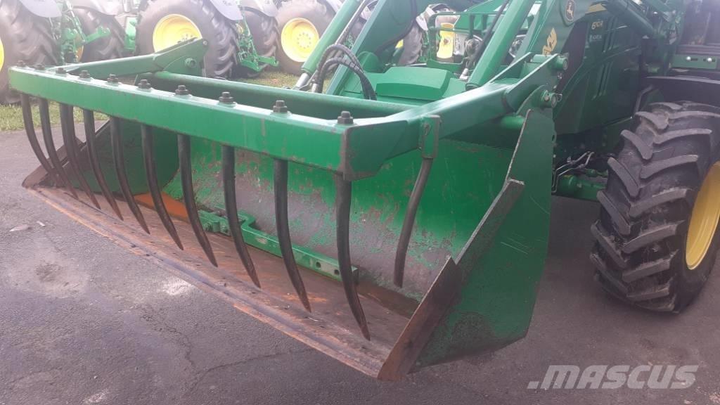 John Deere 6110 R Traktorer