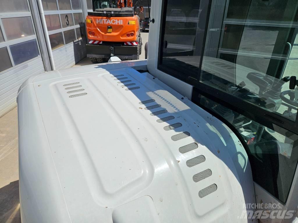 Takeuchi TB295W Hjulgrävare
