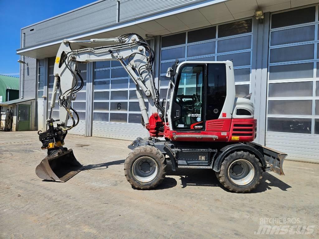 Takeuchi TB295W Hjulgrävare