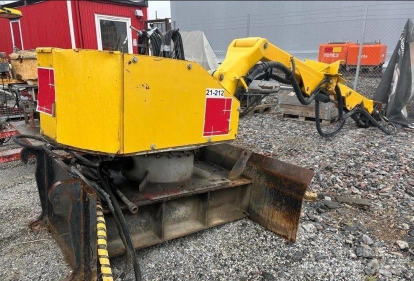 Brokk 330 Bandgrävare