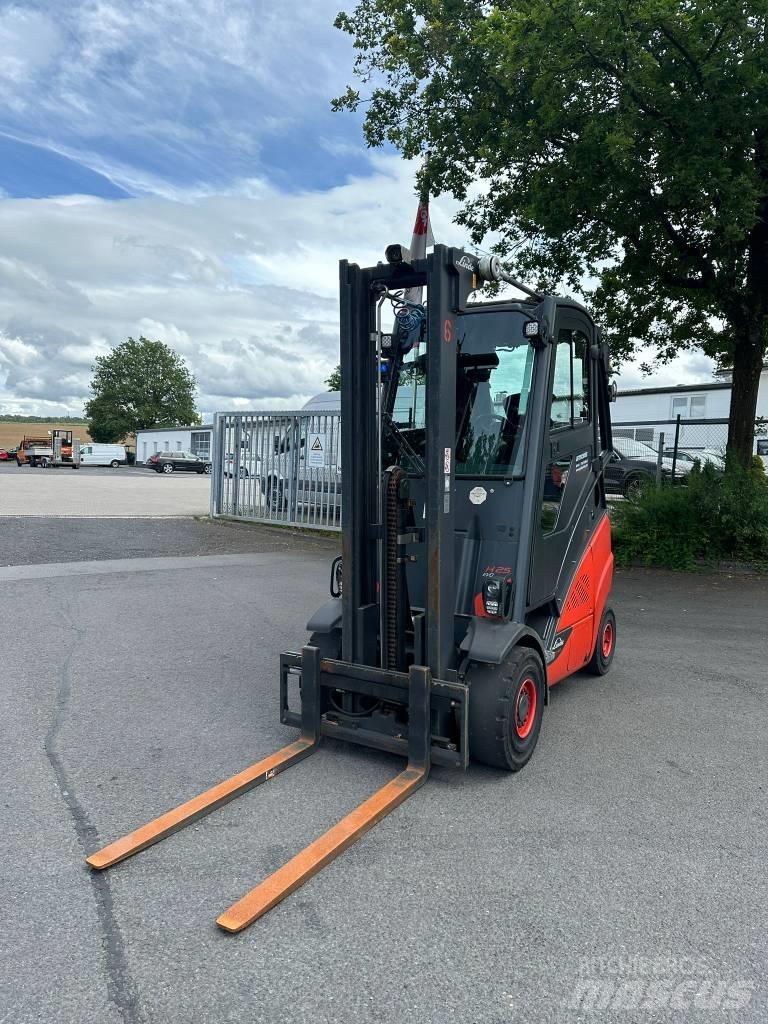 Linde H25T Gasolmotviktstruckar