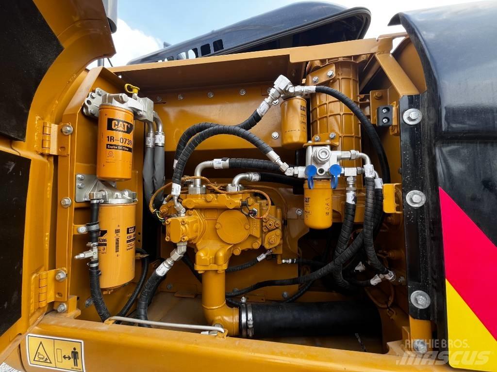 CAT 320 D2L Bandgrävare