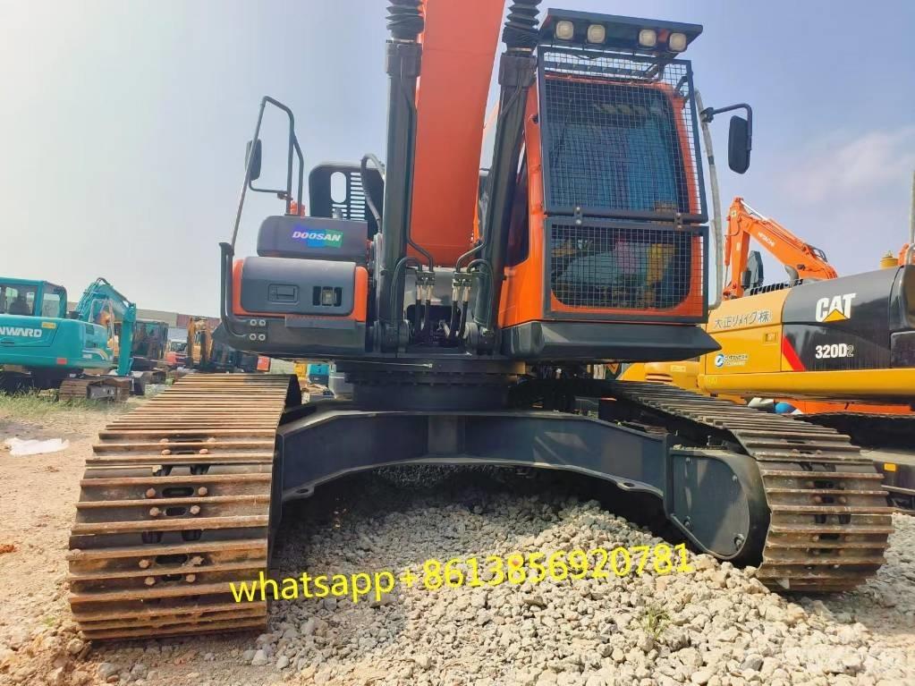 Doosan DX 225 Bandgrävare